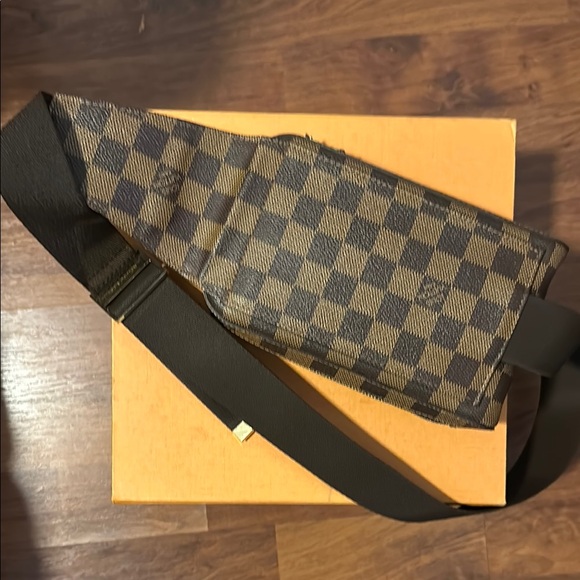 Louis Vuitton Brown and Black Belt Bag with Damier Print - Picture 2 of 4